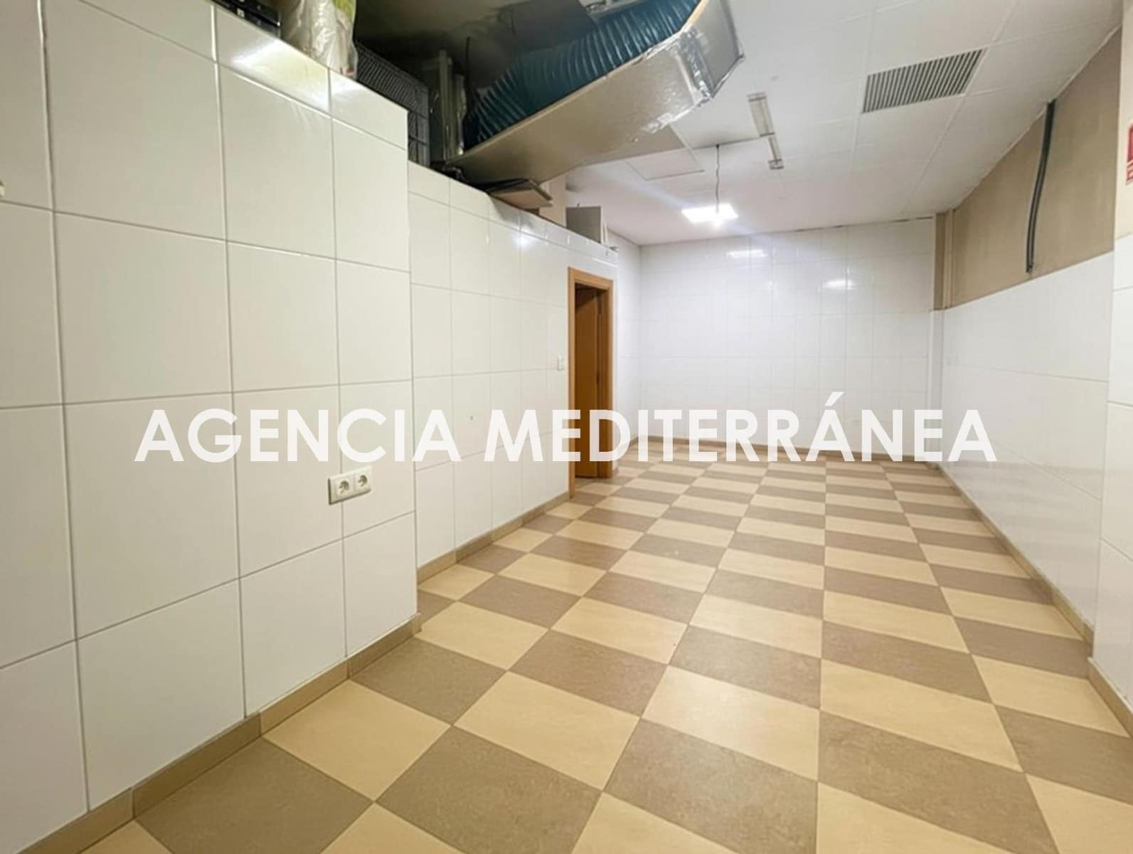 Commercial for sale in Massamagrell - € 150,000 (Ref: 9831621)