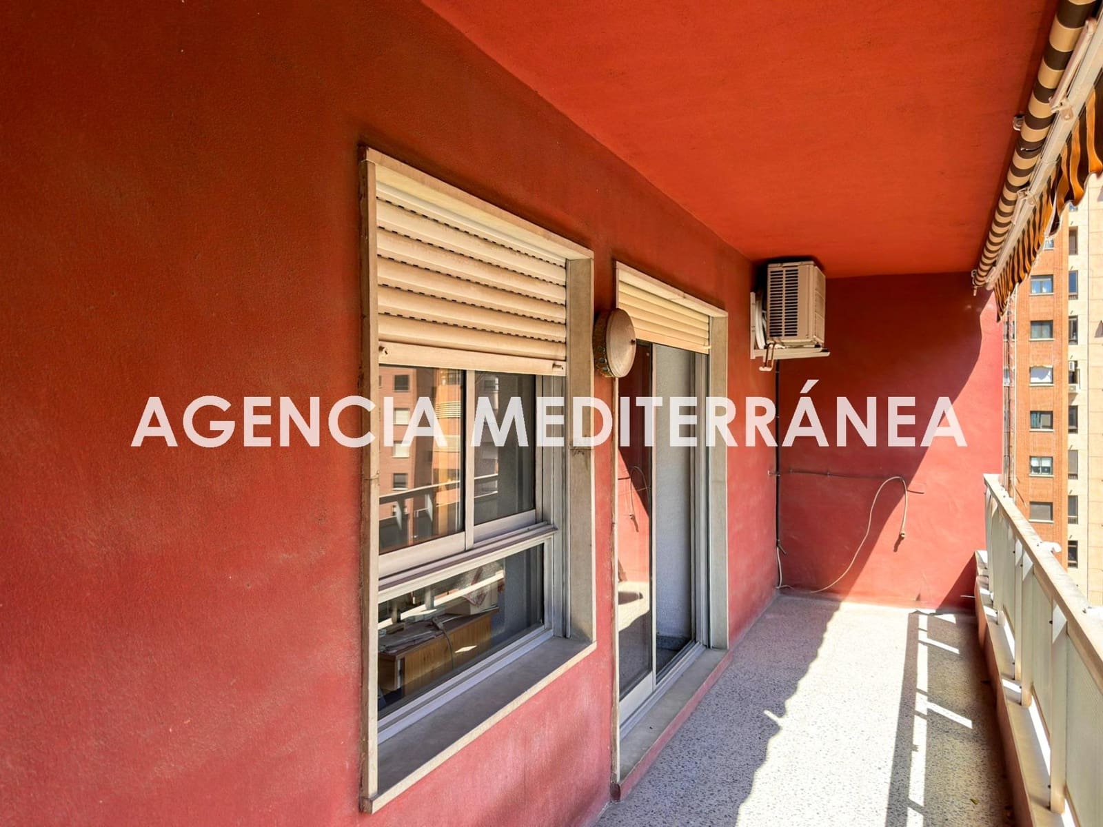 4 bedroom Flat for sale in Valencia city - € 380,000 (Ref: 9846318)