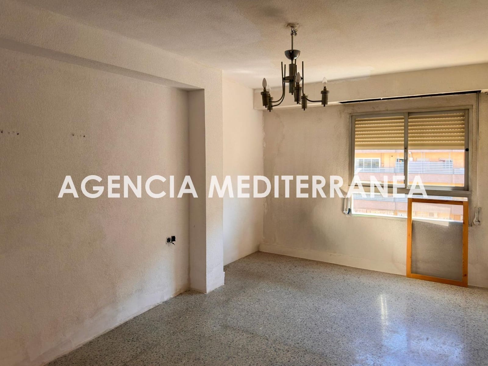 4 bedroom Flat for sale in Valencia city - € 380,000 (Ref: 9846318)