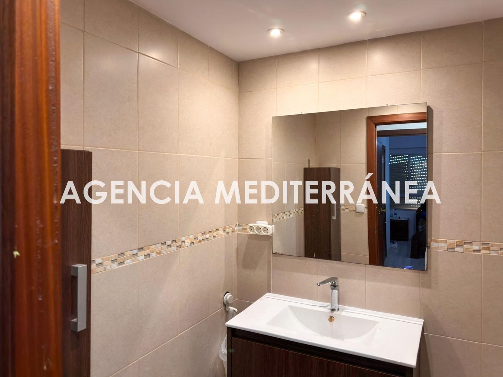 4 bedroom Flat for sale in Valencia city - € 380,000 (Ref: 9846318)