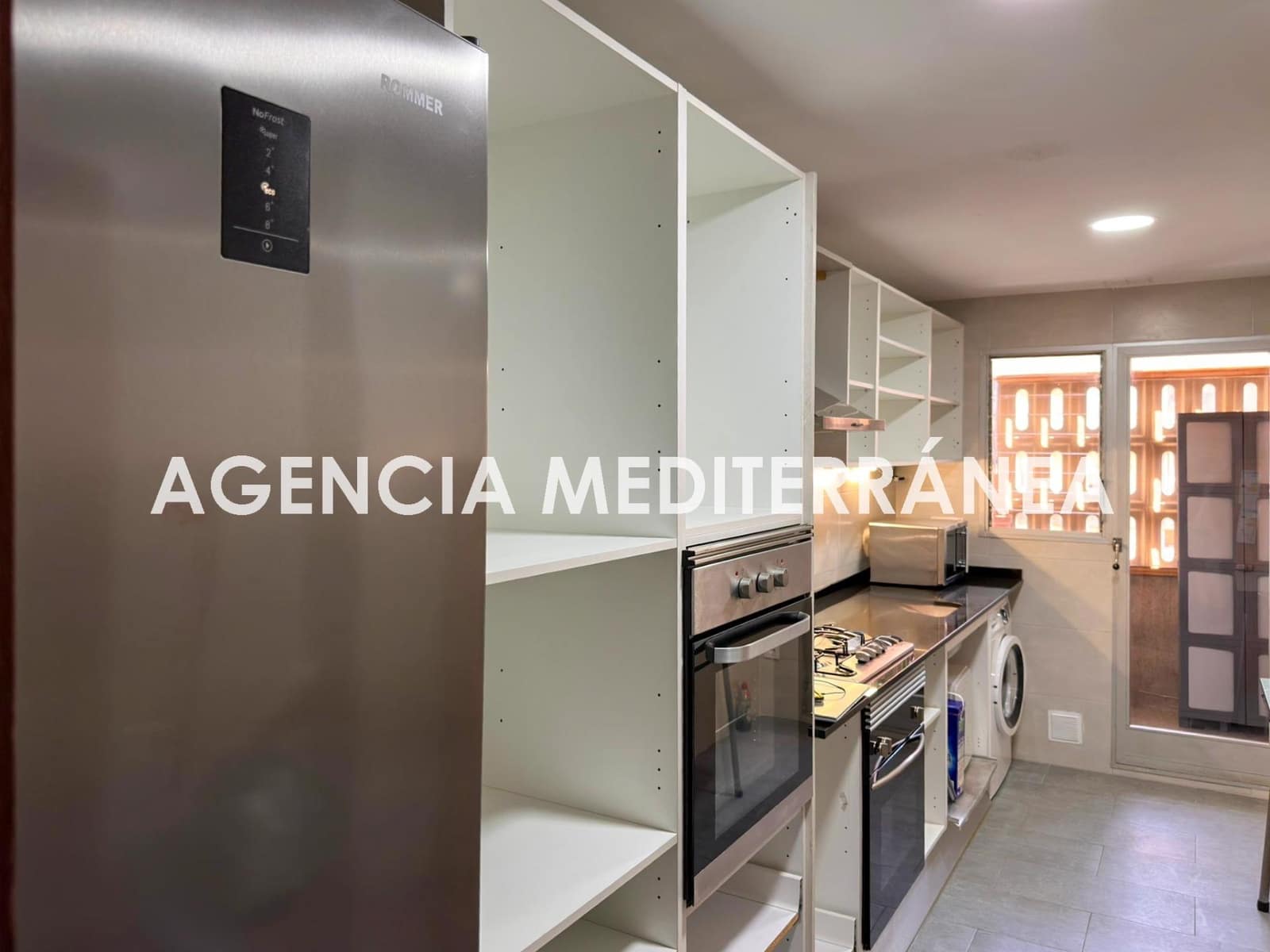 4 bedroom Flat for sale in Valencia city - € 380,000 (Ref: 9846318)