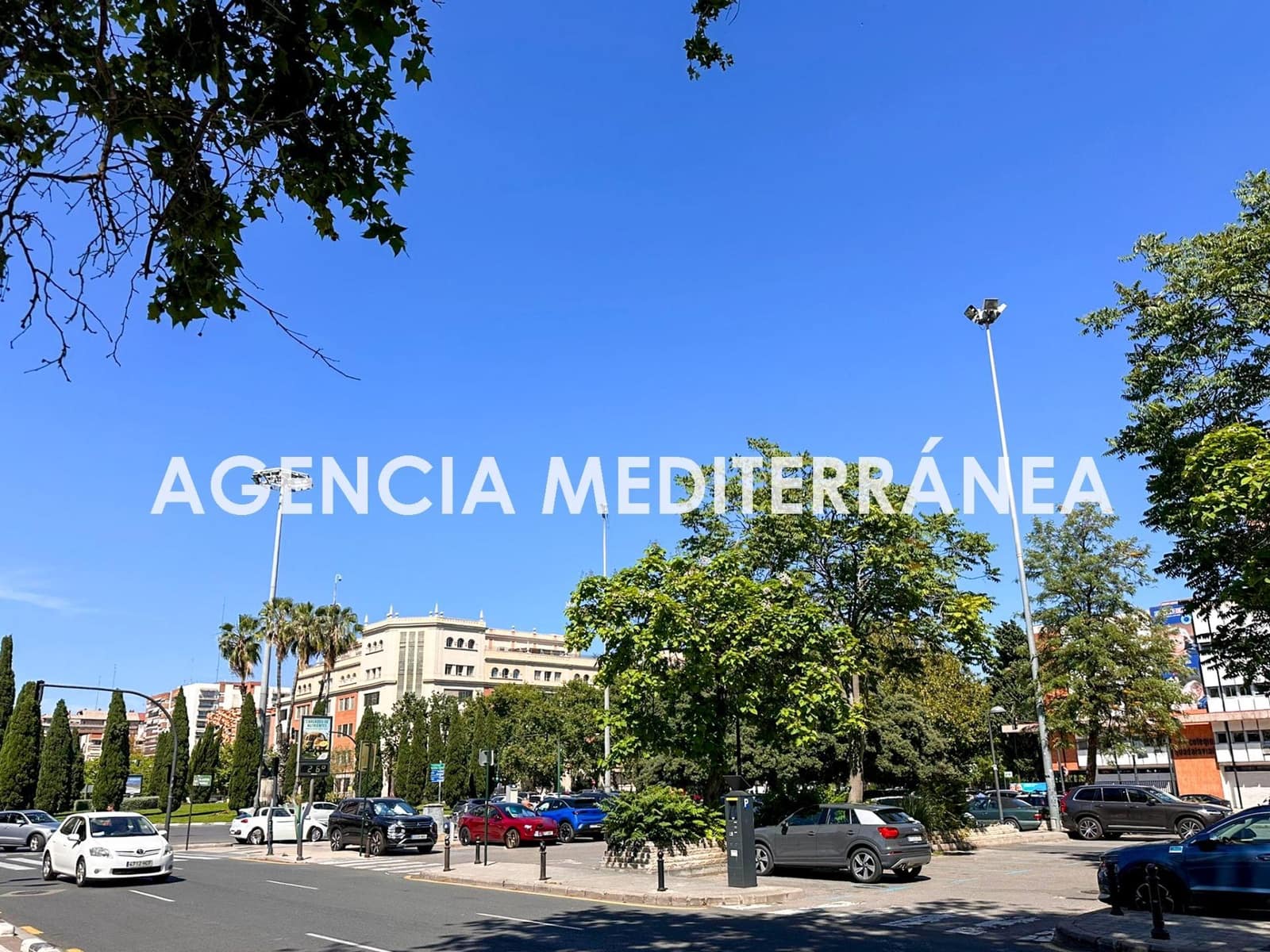 4 bedroom Flat for sale in Valencia city - € 380,000 (Ref: 9846318)