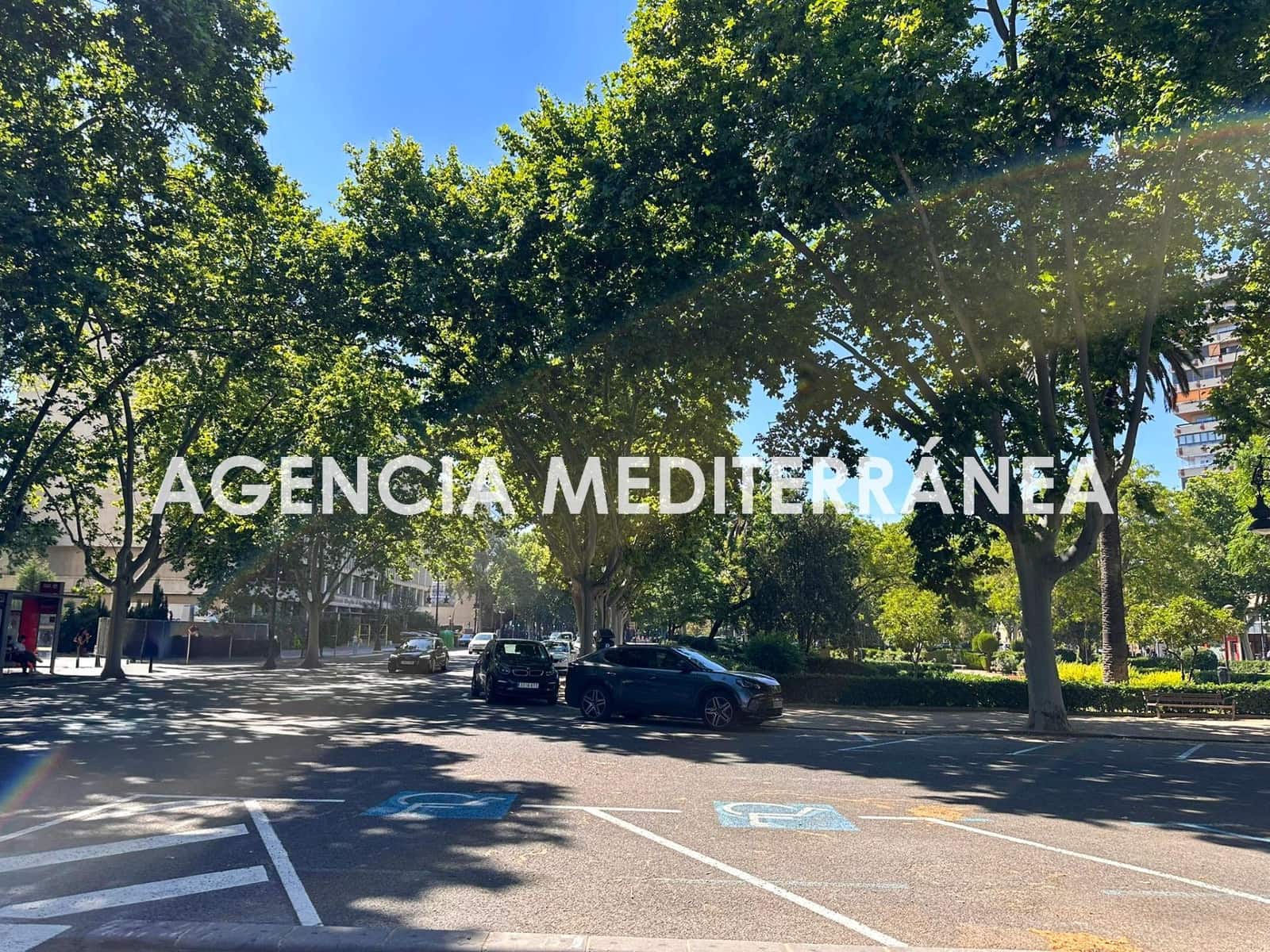 4 bedroom Flat for sale in Valencia city - € 380,000 (Ref: 9846318)