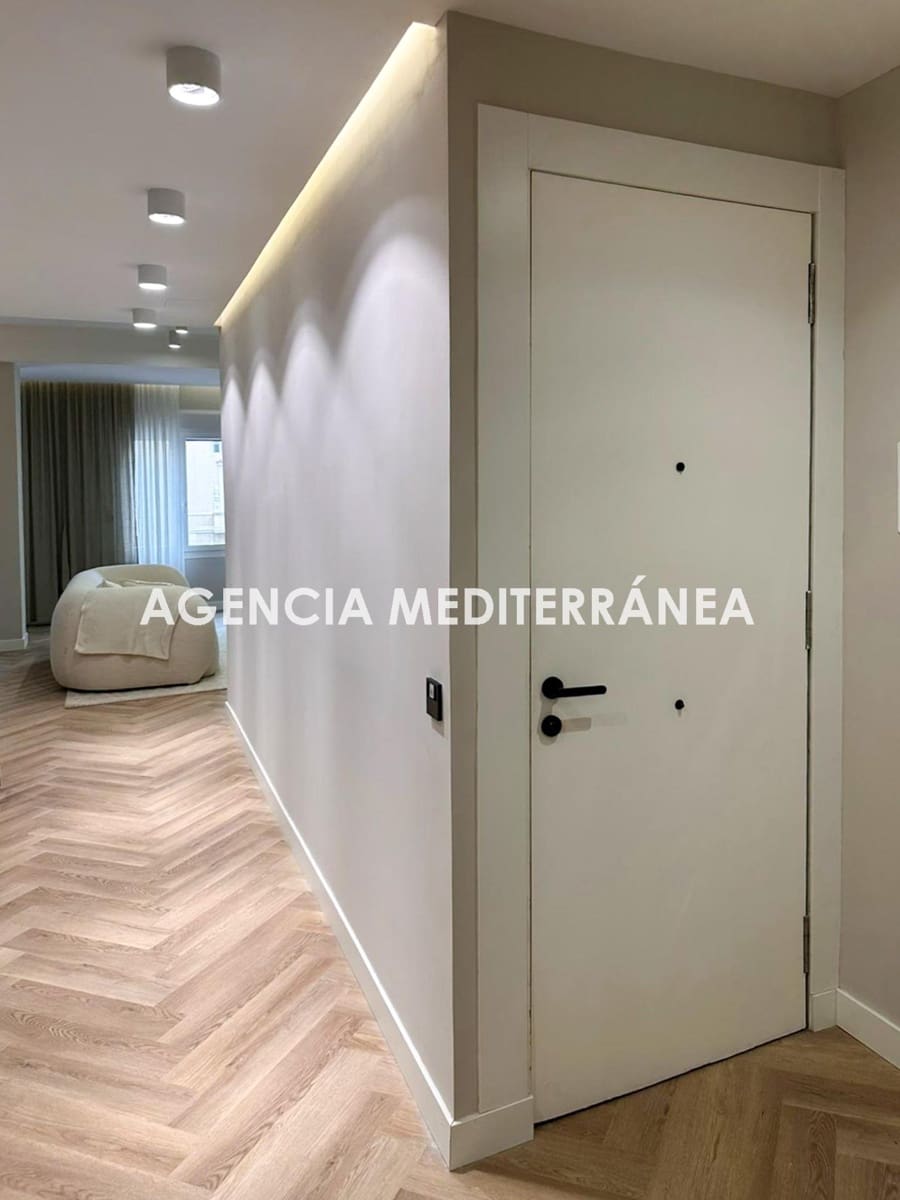 5 bedroom Flat for sale in Valencia city - € 830,000 (Ref: 9846319)