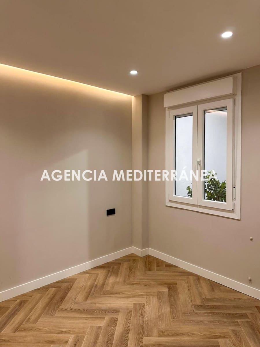 5 bedroom Flat for sale in Valencia city - € 830,000 (Ref: 9846319)
