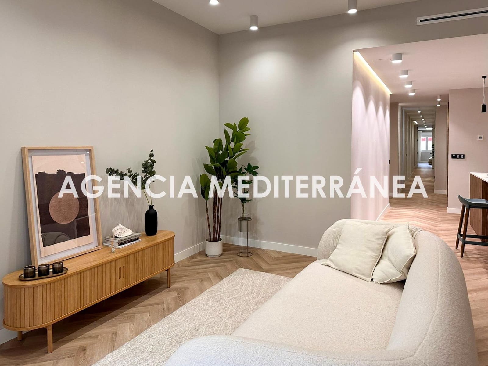 5 bedroom Flat for sale in Valencia city - € 830,000 (Ref: 9846319)