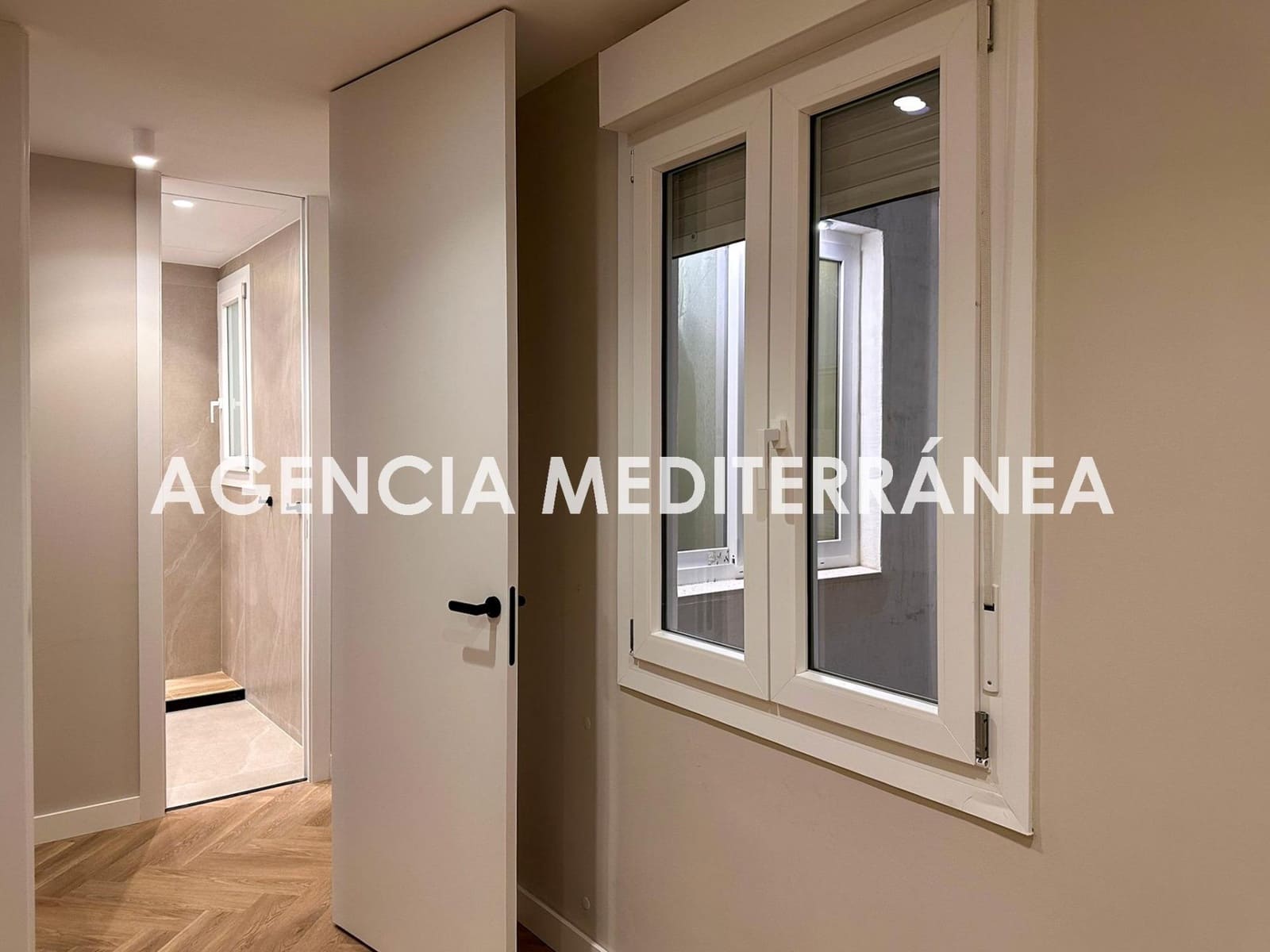 5 bedroom Flat for sale in Valencia city - € 830,000 (Ref: 9846319)