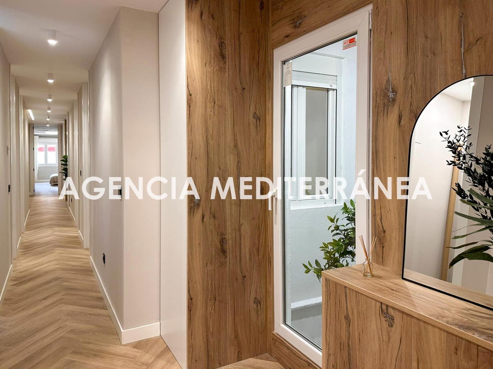 5 bedroom Flat for sale in Valencia city - € 830,000 (Ref: 9846319)