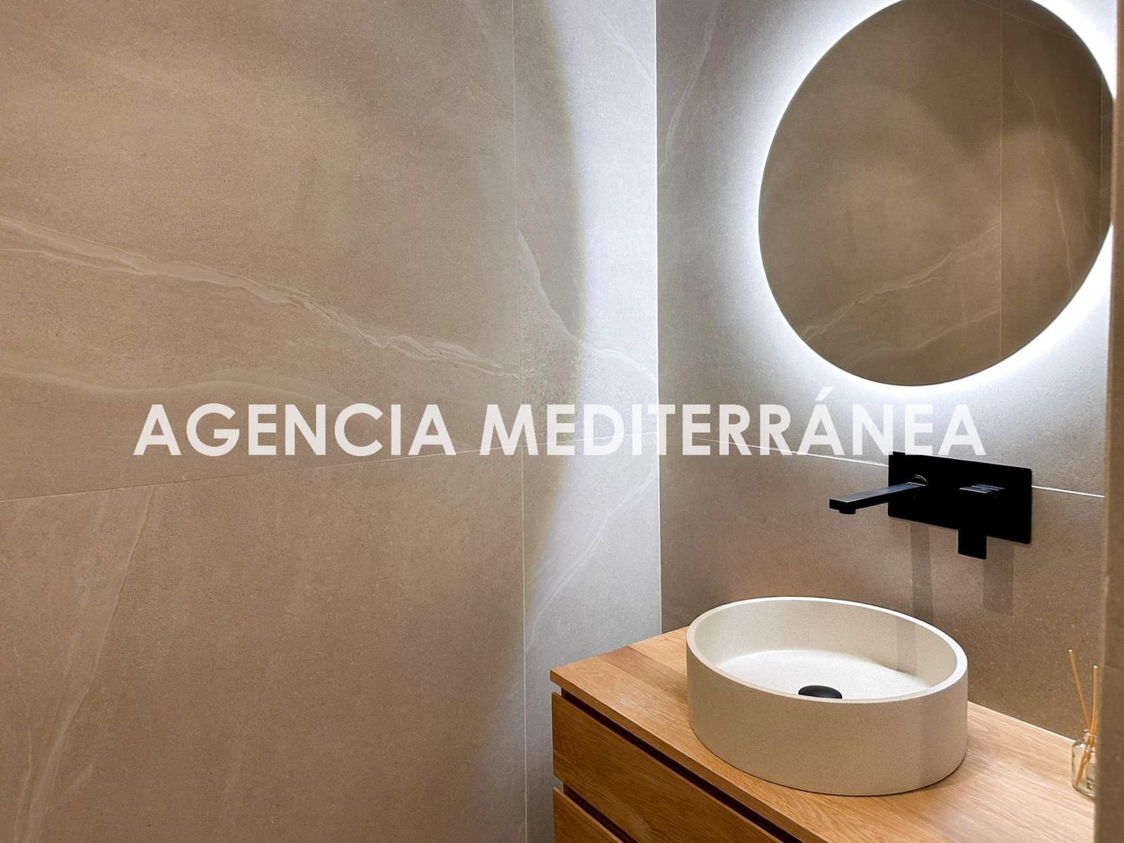 5 bedroom Flat for sale in Valencia city - € 830,000 (Ref: 9846319)