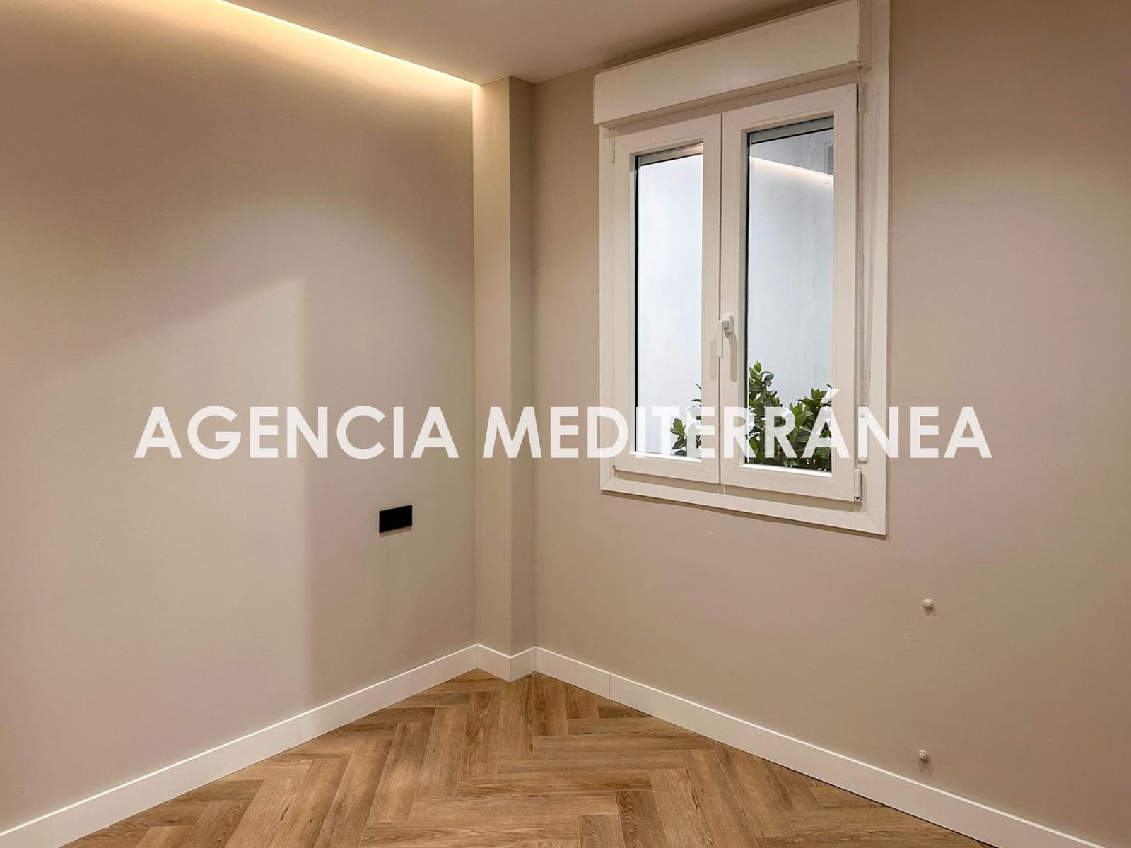 5 bedroom Flat for sale in Valencia city - € 830,000 (Ref: 9846319)