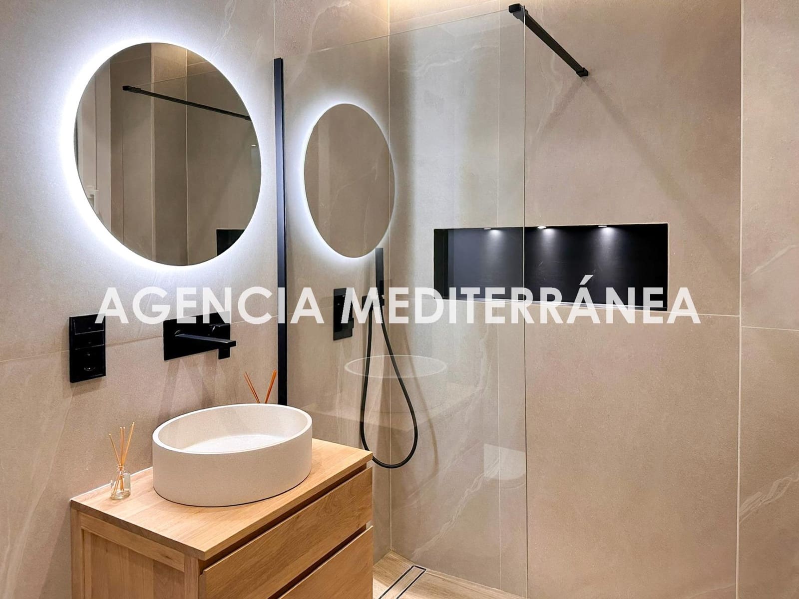 5 bedroom Flat for sale in Valencia city - € 830,000 (Ref: 9846319)