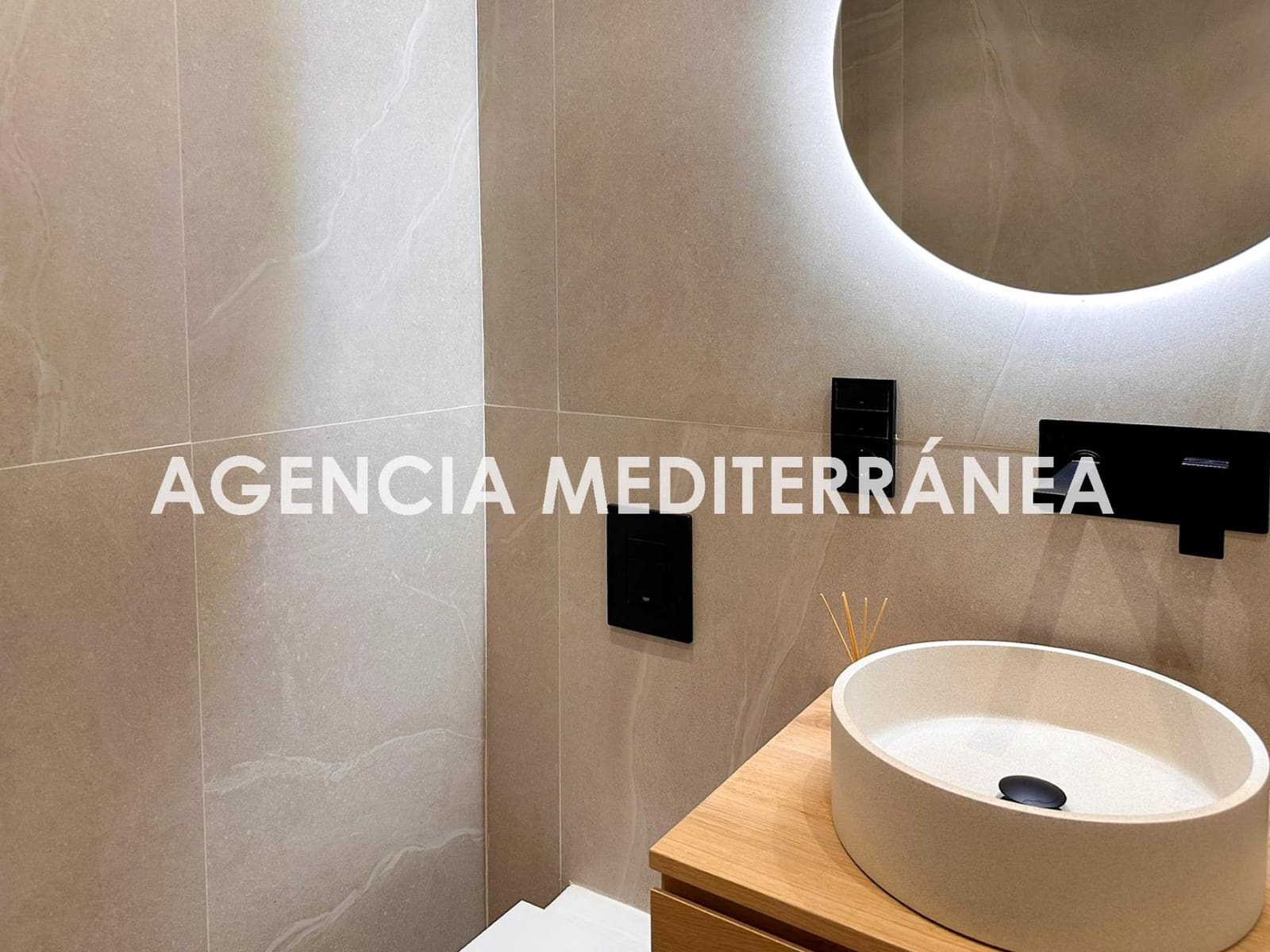 5 bedroom Flat for sale in Valencia city - € 830,000 (Ref: 9846319)