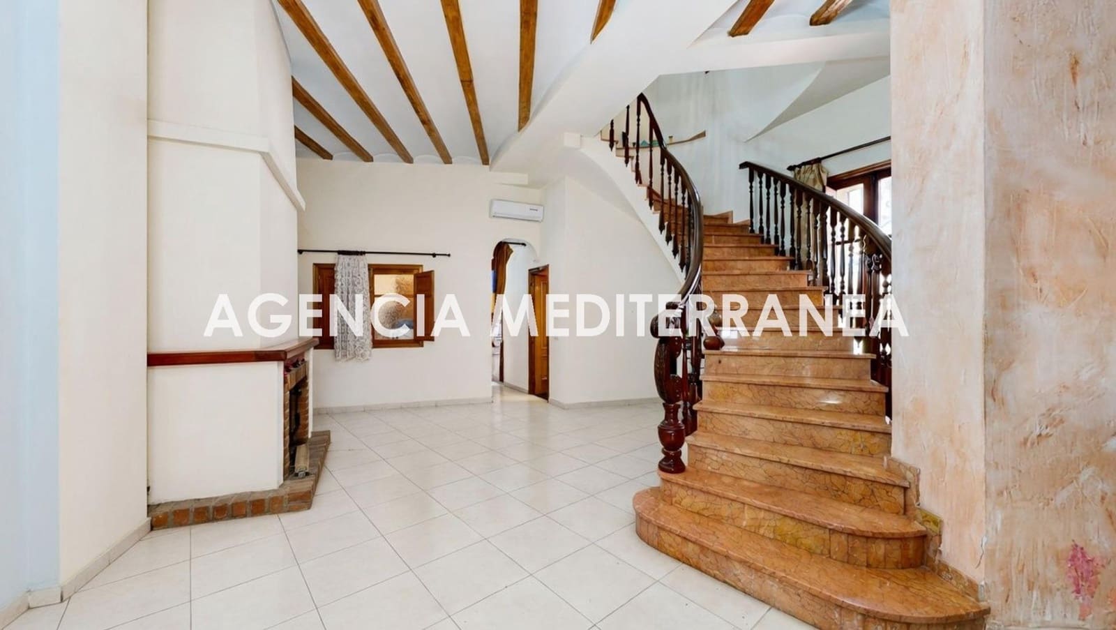 4 bedroom Townhouse for sale in Gandia - € 389,000 (Ref: 9846320)