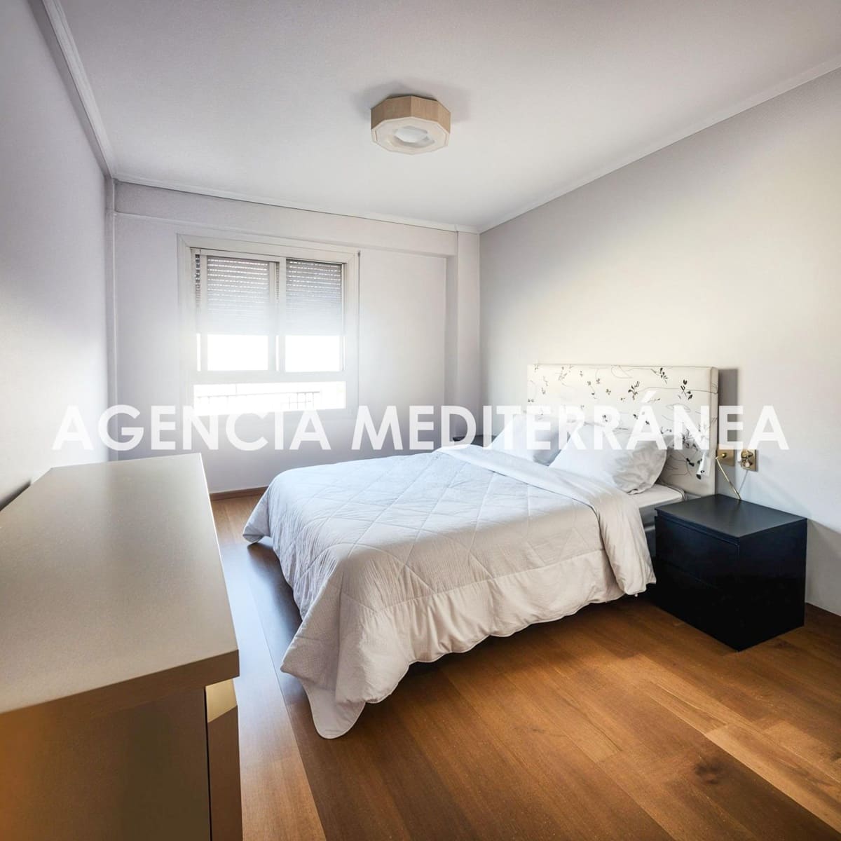 4 bedroom Flat for sale in Valencia city - € 299,999 (Ref: 9865268)