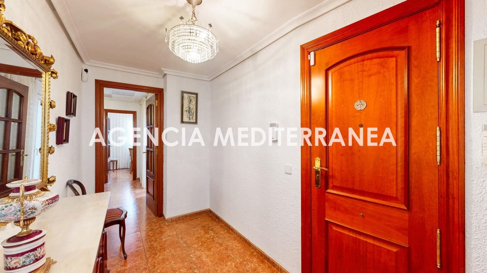 4 bedroom Flat for sale in Valencia city - € 395,000 (Ref: 9865269)