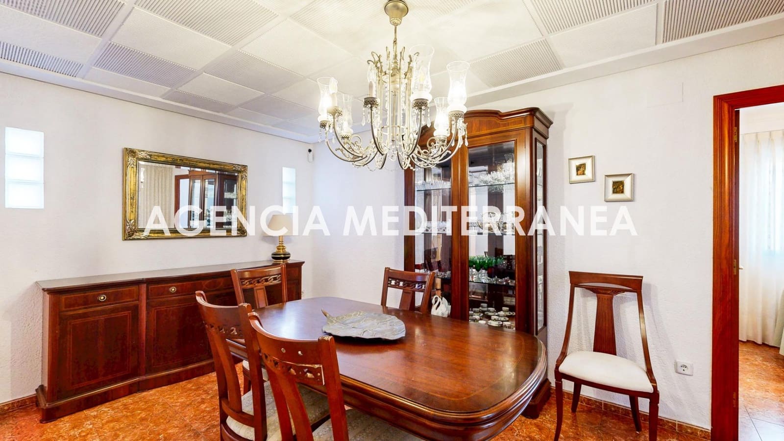 4 bedroom Flat for sale in Valencia city - € 395,000 (Ref: 9865269)