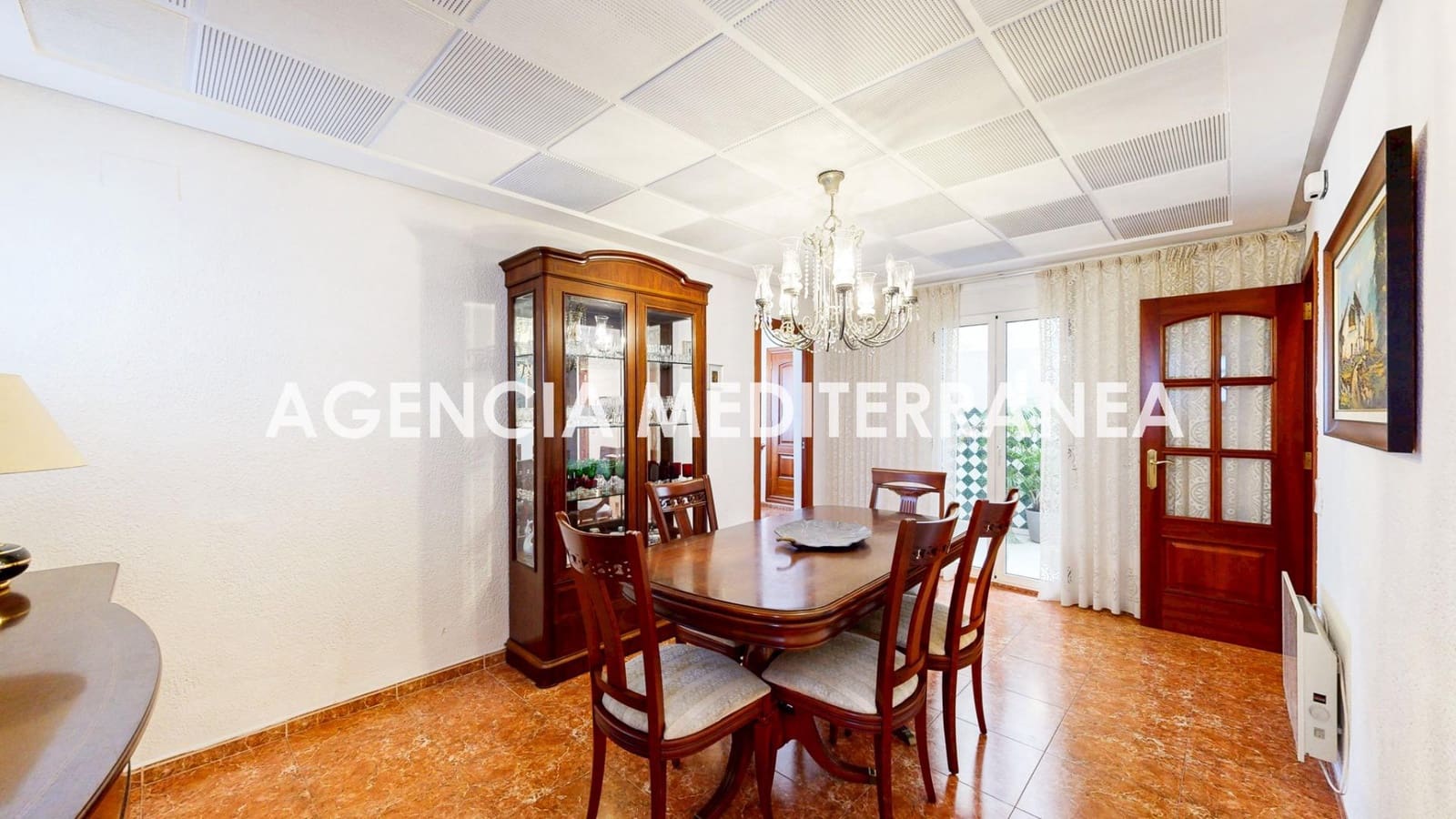 4 bedroom Flat for sale in Valencia city - € 395,000 (Ref: 9865269)