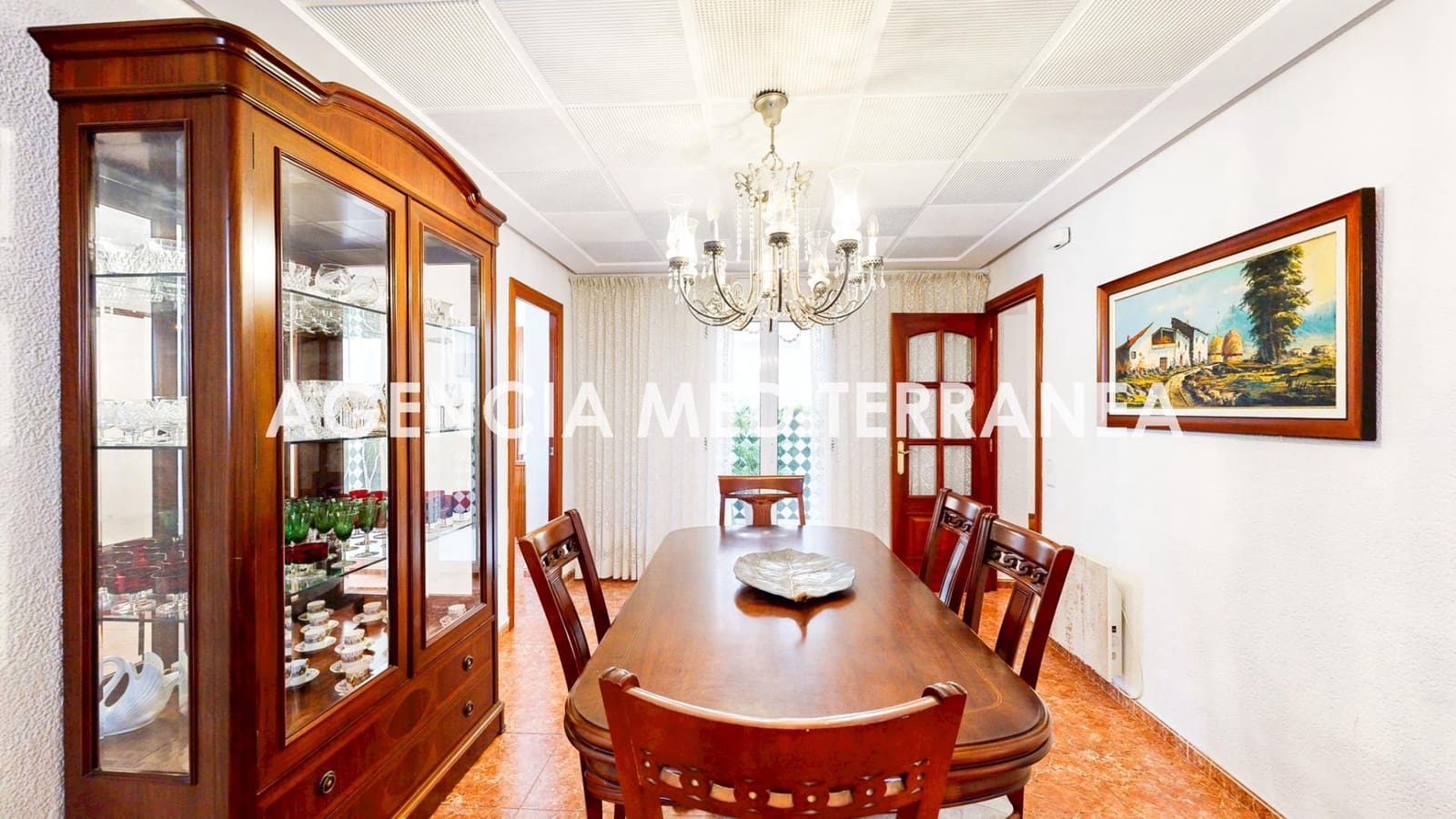 4 bedroom Flat for sale in Valencia city - € 395,000 (Ref: 9865269)