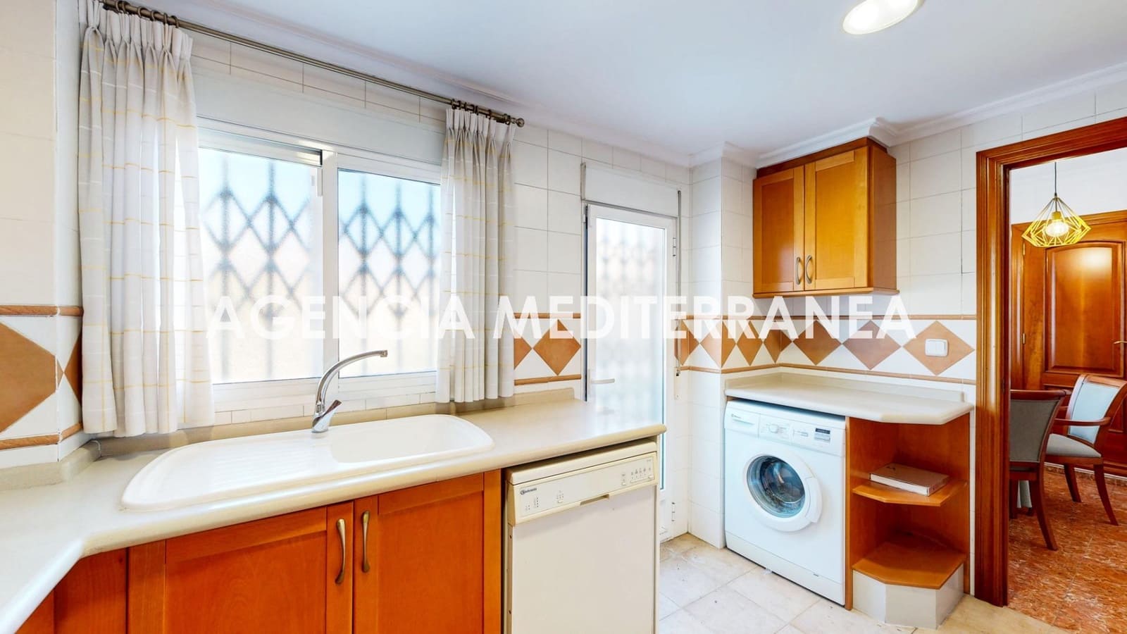 4 bedroom Flat for sale in Valencia city - € 395,000 (Ref: 9865269)