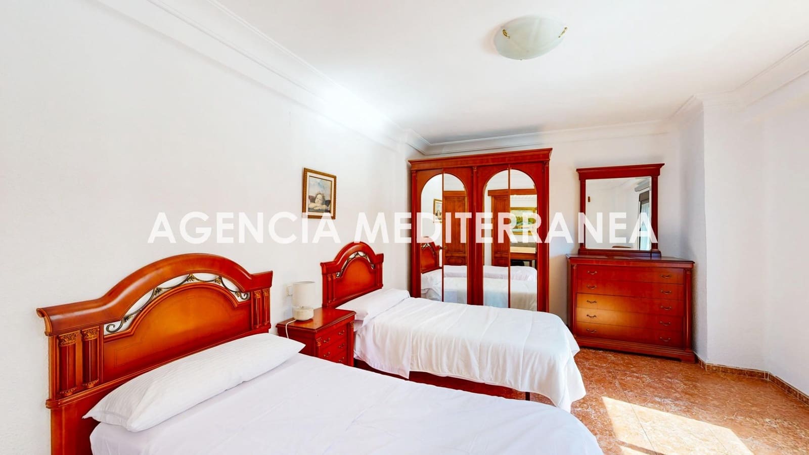 4 bedroom Flat for sale in Valencia city - € 395,000 (Ref: 9865269)