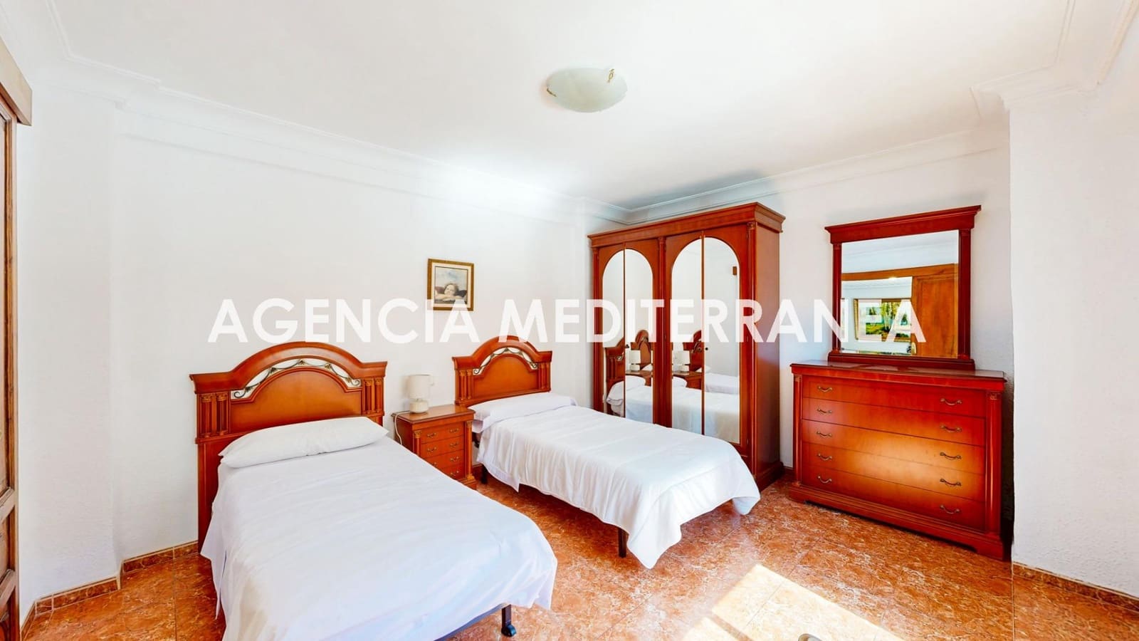 4 bedroom Flat for sale in Valencia city - € 395,000 (Ref: 9865269)