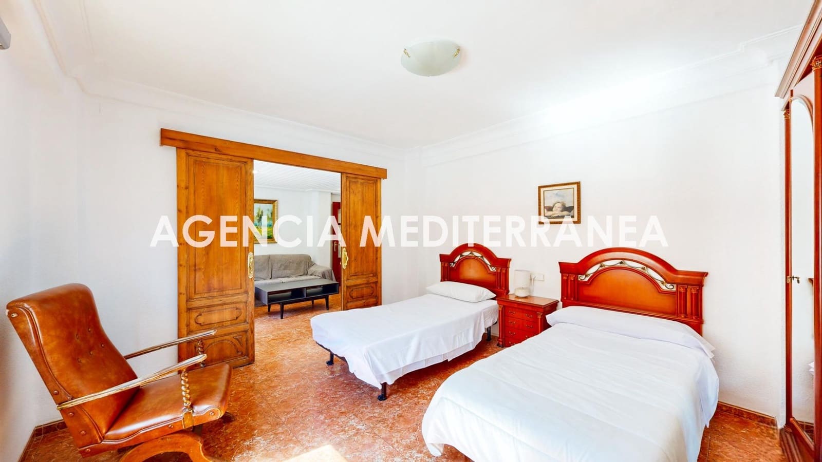 4 bedroom Flat for sale in Valencia city - € 395,000 (Ref: 9865269)