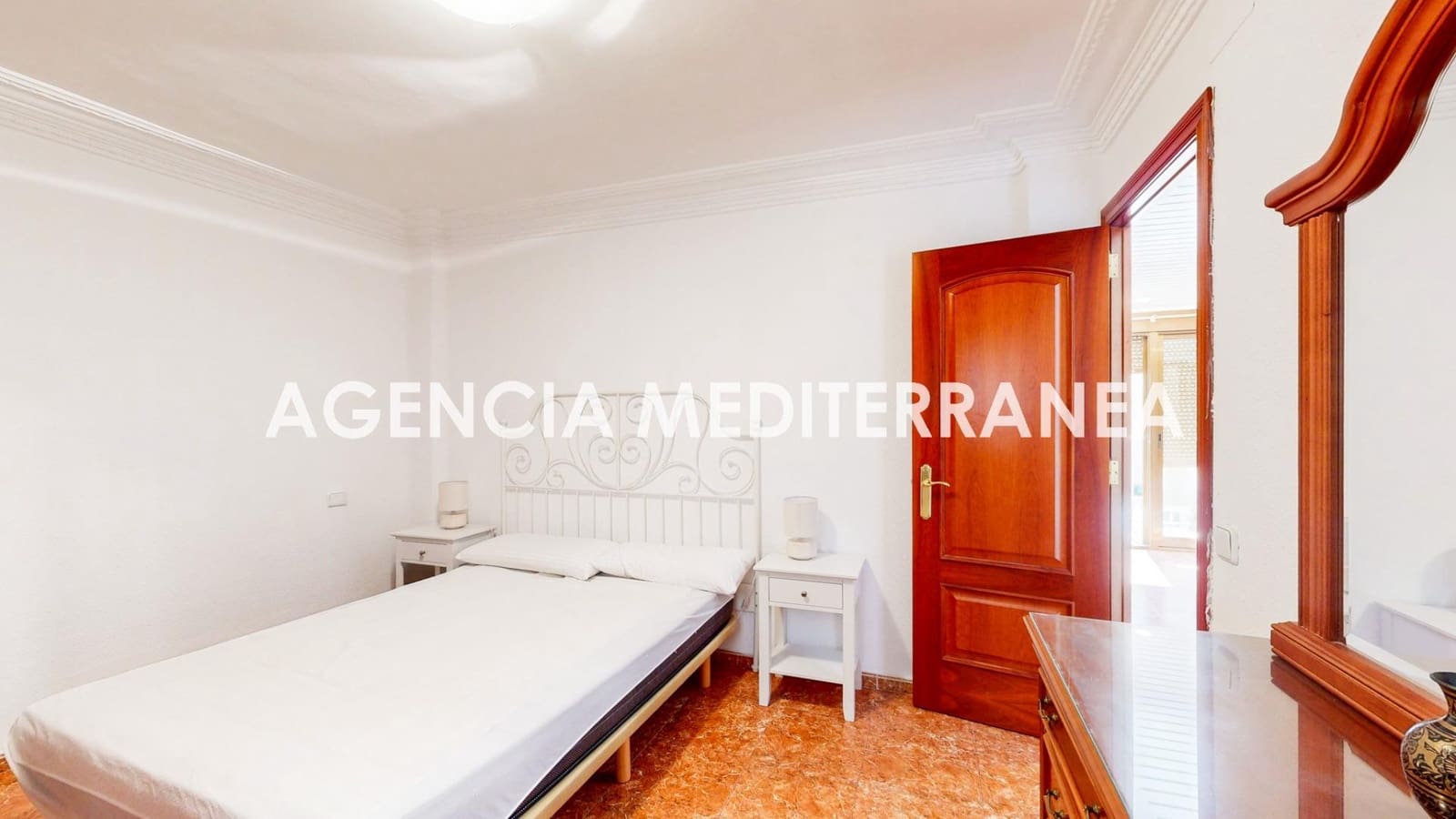 4 bedroom Flat for sale in Valencia city - € 395,000 (Ref: 9865269)