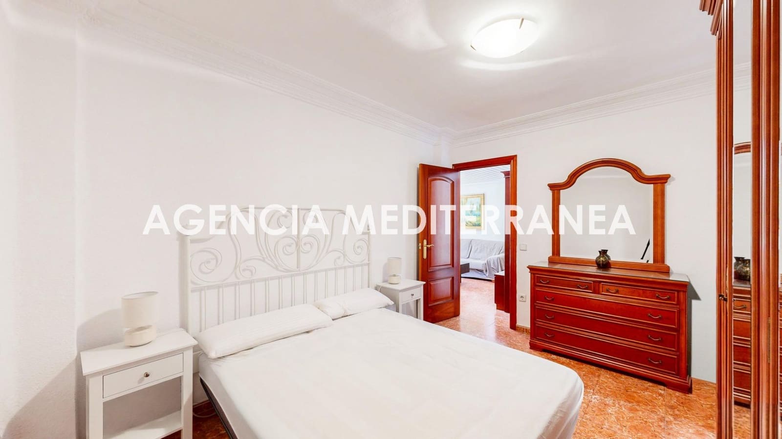 4 bedroom Flat for sale in Valencia city - € 395,000 (Ref: 9865269)
