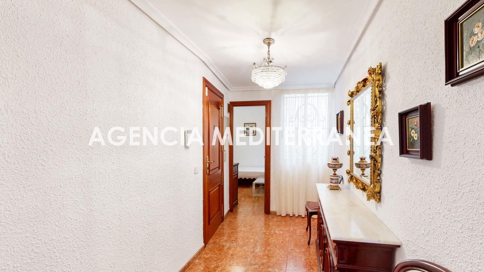 4 bedroom Flat for sale in Valencia city - € 395,000 (Ref: 9865269)