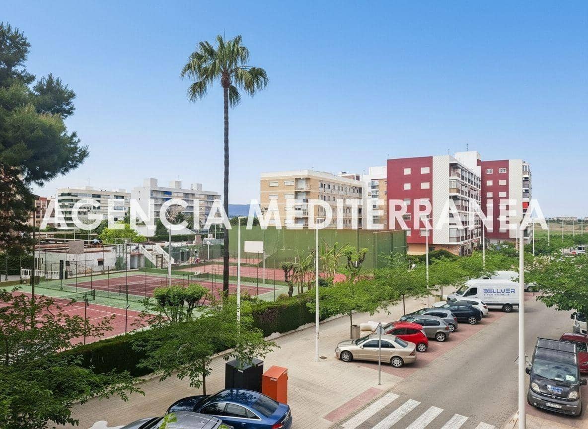 3 bedroom Flat for sale in La Pobla de Farnals with pool - € 295,000 (Ref: 9878944)