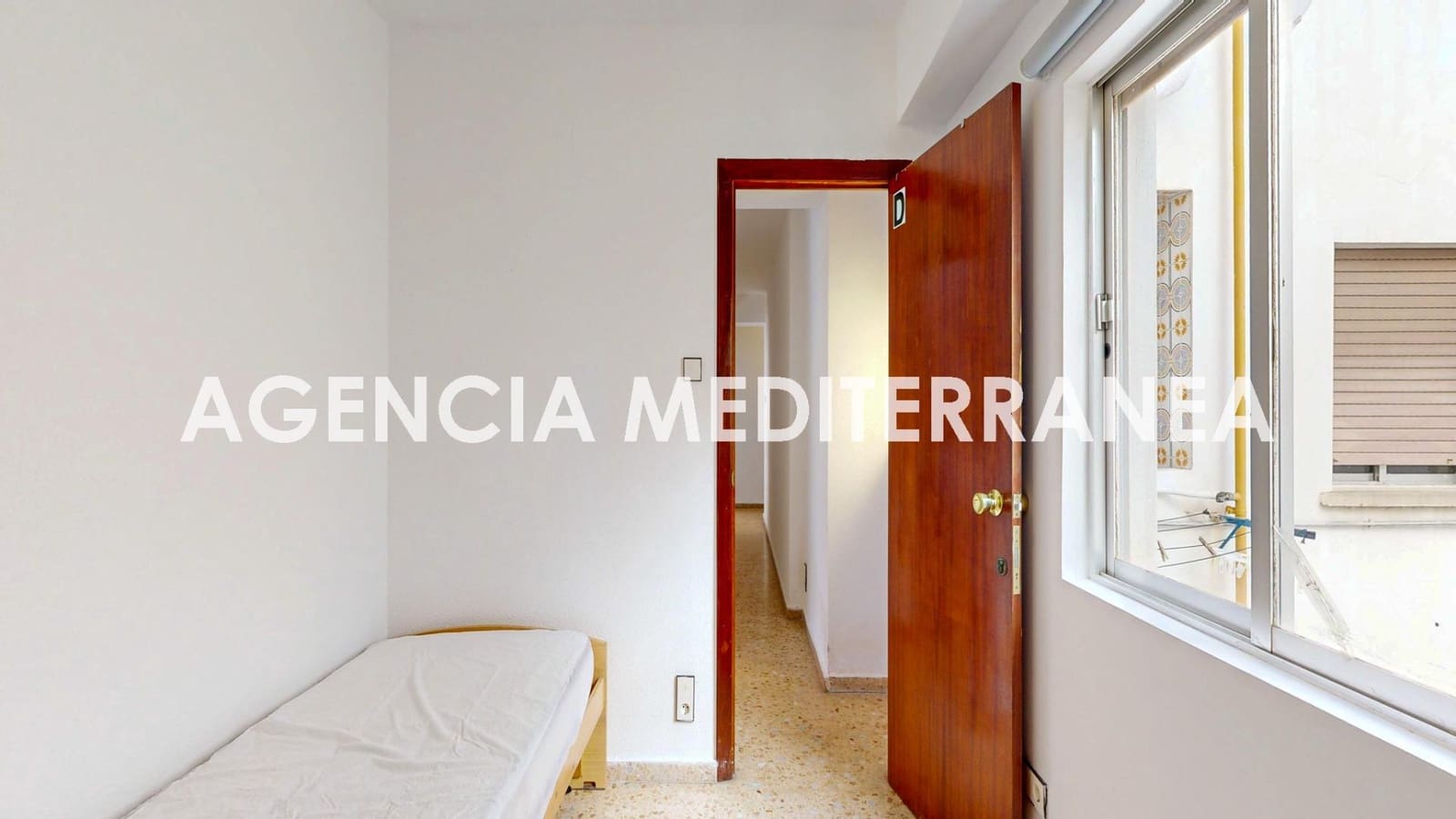 4 bedroom Flat for sale in Valencia city with garage - € 419,000 (Ref: 9882002)