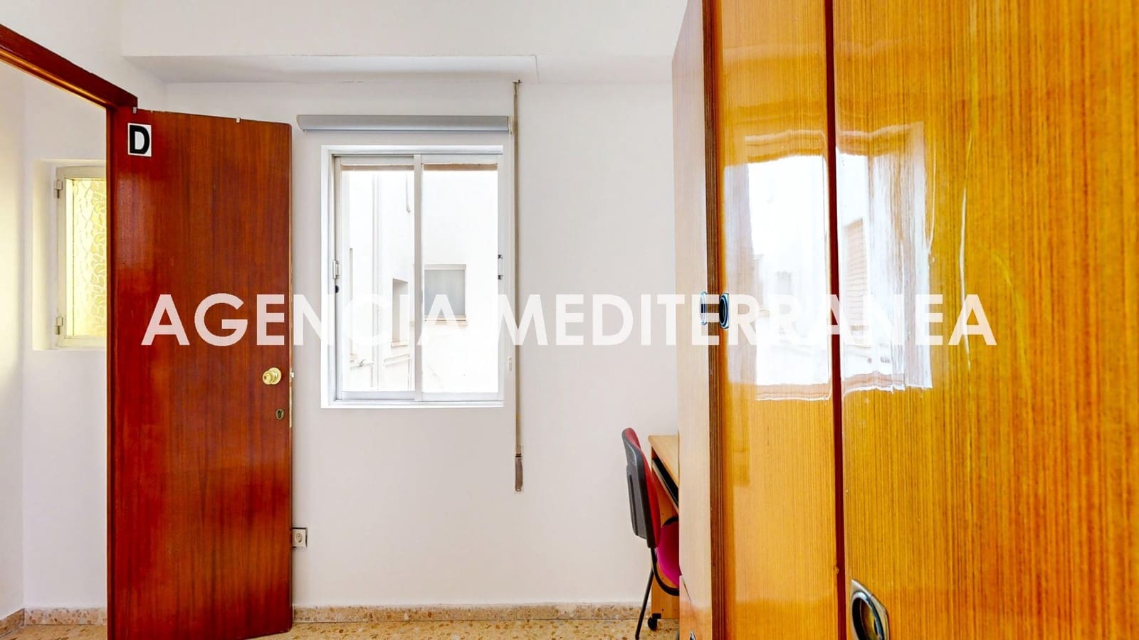 4 bedroom Flat for sale in Valencia city with garage - € 419,000 (Ref: 9882002)