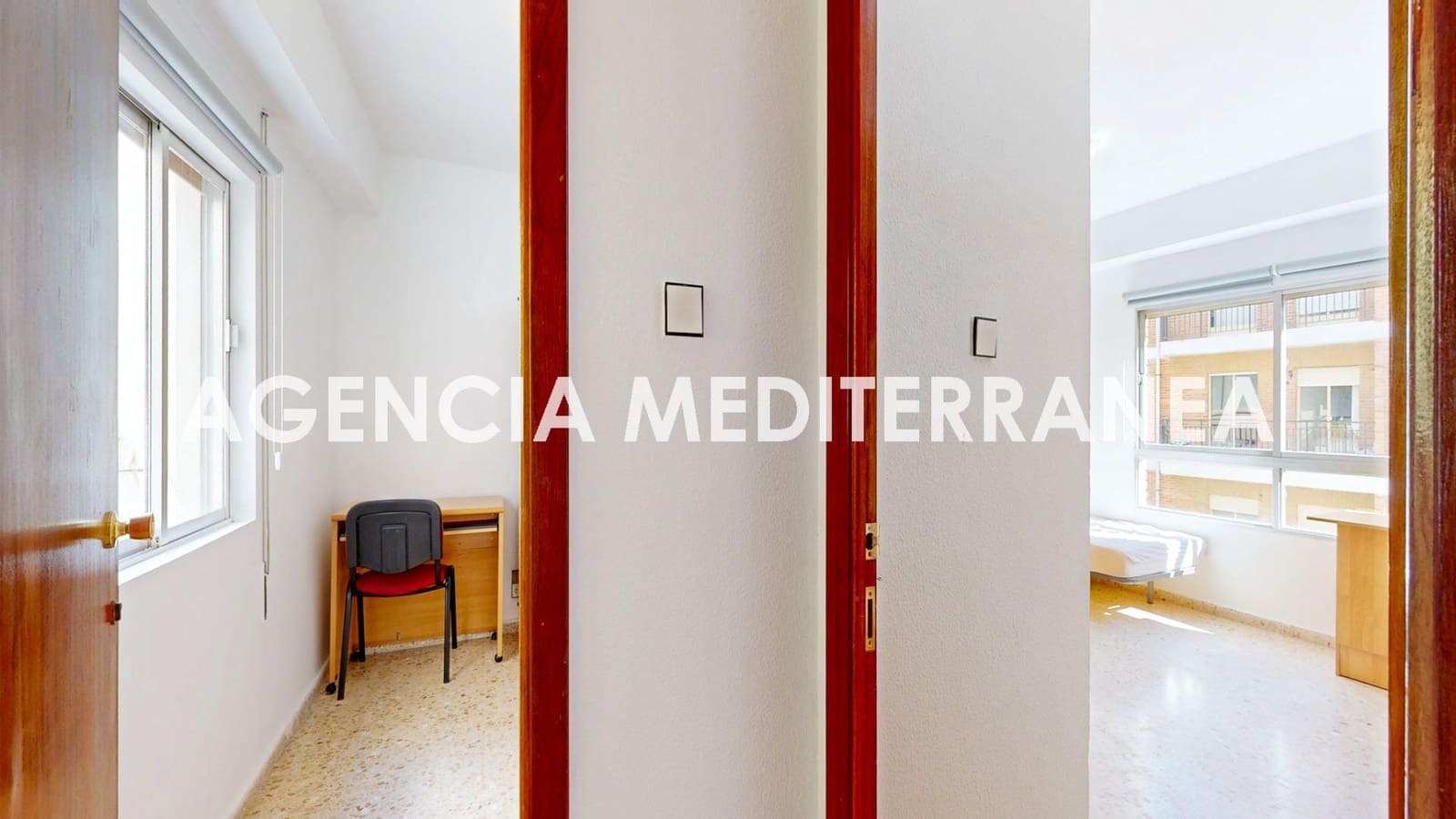 4 bedroom Flat for sale in Valencia city with garage - € 419,000 (Ref: 9882002)