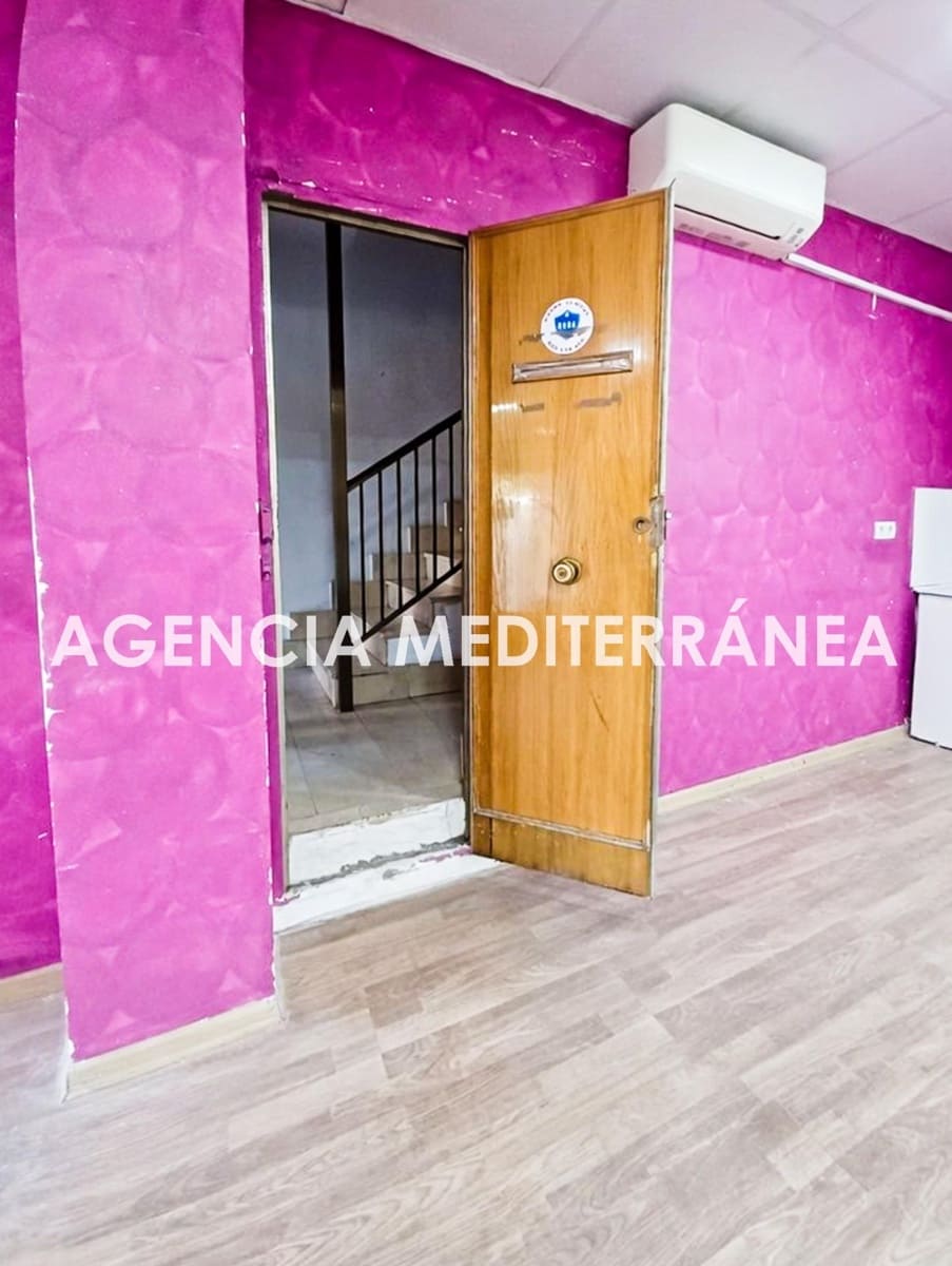 2 sovrum Kommersiell till salu i Valencia stad - 175 000 € (Ref: 9882003)