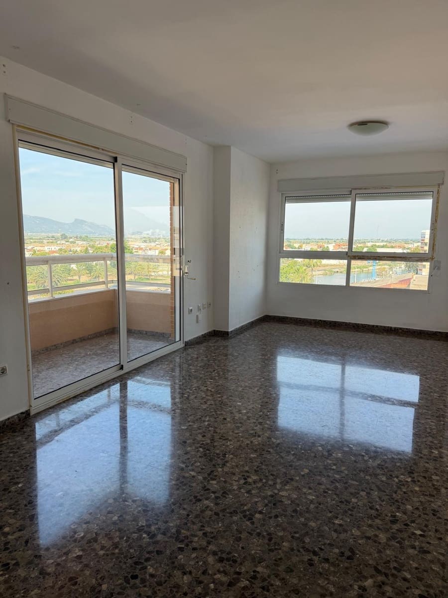 Piso de 3 habitaciones en Cullera en venta con garaje - 250.000 € (Ref: 9896412)