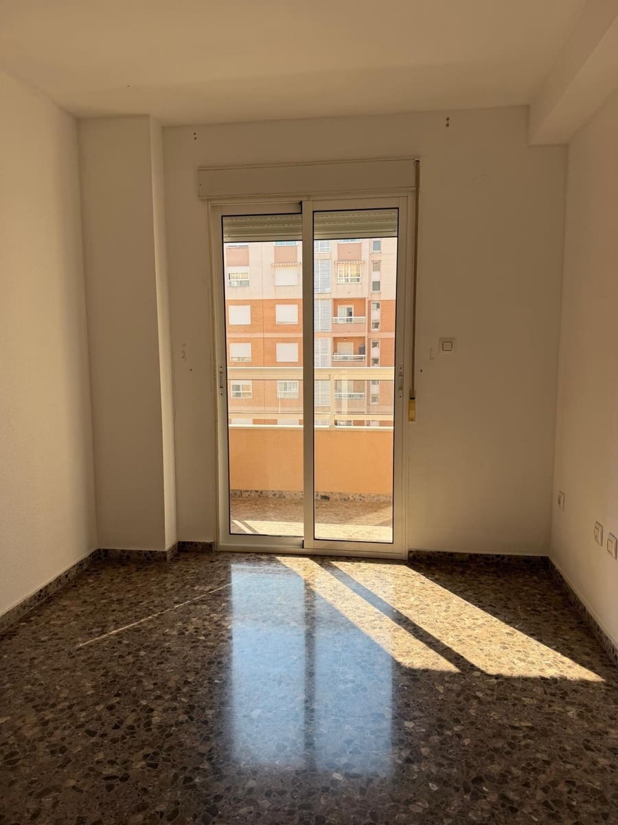 Piso de 3 habitaciones en Cullera en venta con garaje - 250.000 € (Ref: 9896412)