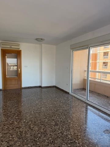Piso de 3 habitaciones en Cullera en venta con garaje - 250.000 € (Ref: 9896412)