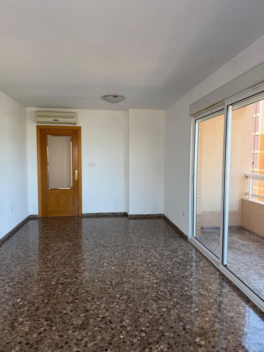 Piso de 3 habitaciones en Cullera en venta con garaje - 250.000 € (Ref: 9896412)