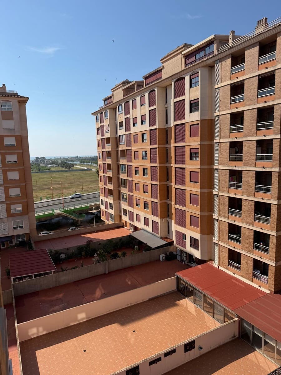 Piso de 3 habitaciones en Cullera en venta con garaje - 250.000 € (Ref: 9896412)