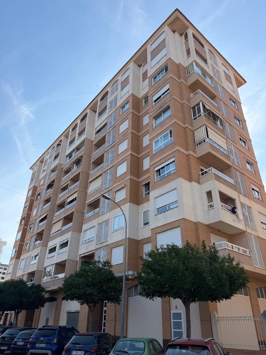 Piso de 3 habitaciones en Cullera en venta con garaje - 250.000 € (Ref: 9896412)