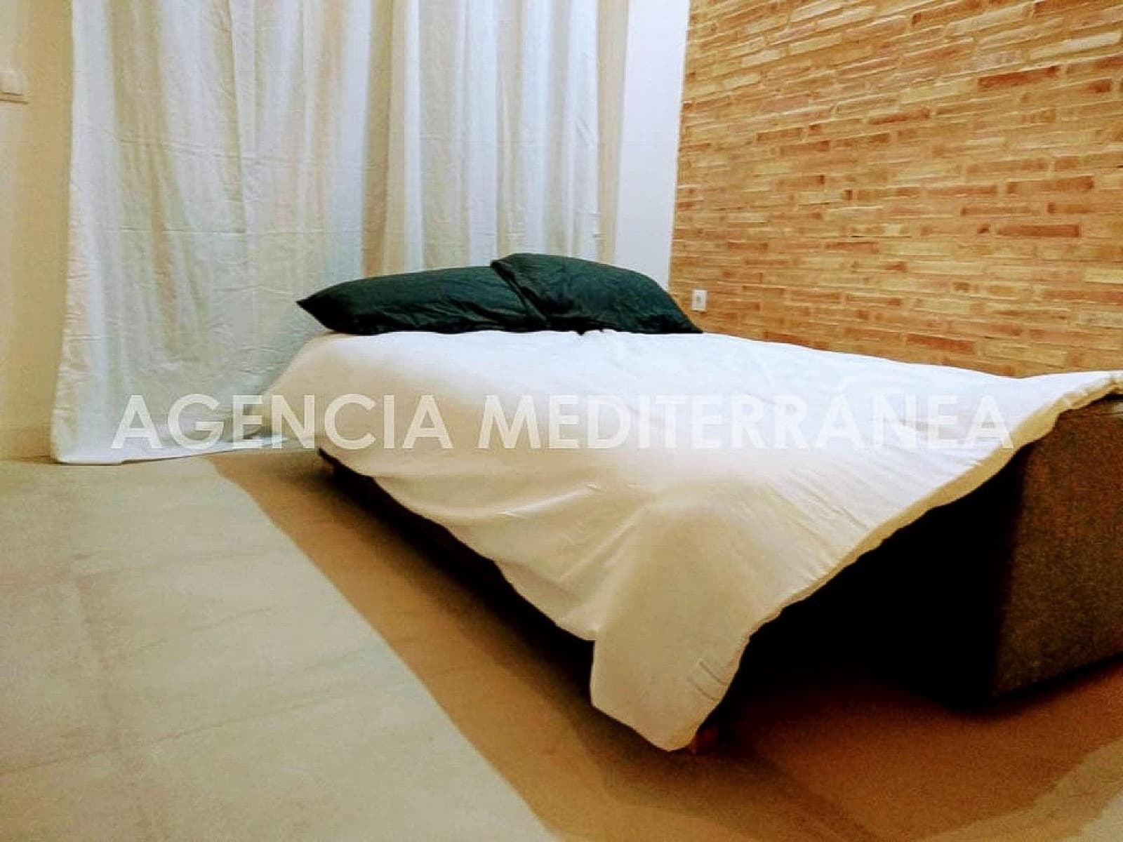 Piso de 1 habitación en València ciudad en venta - 240.000 € (Ref: 9898881)