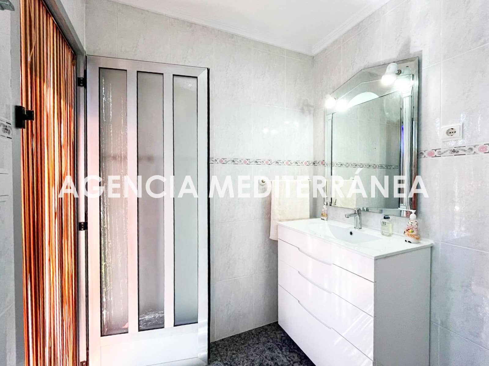 6 sovrum Villa till salu i Montserrat med pool - 315 000 € (Ref: 9908096)