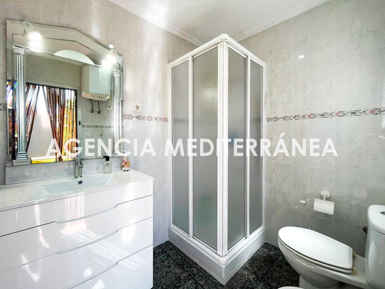 6 sovrum Villa till salu i Montserrat med pool - 315 000 € (Ref: 9908096)