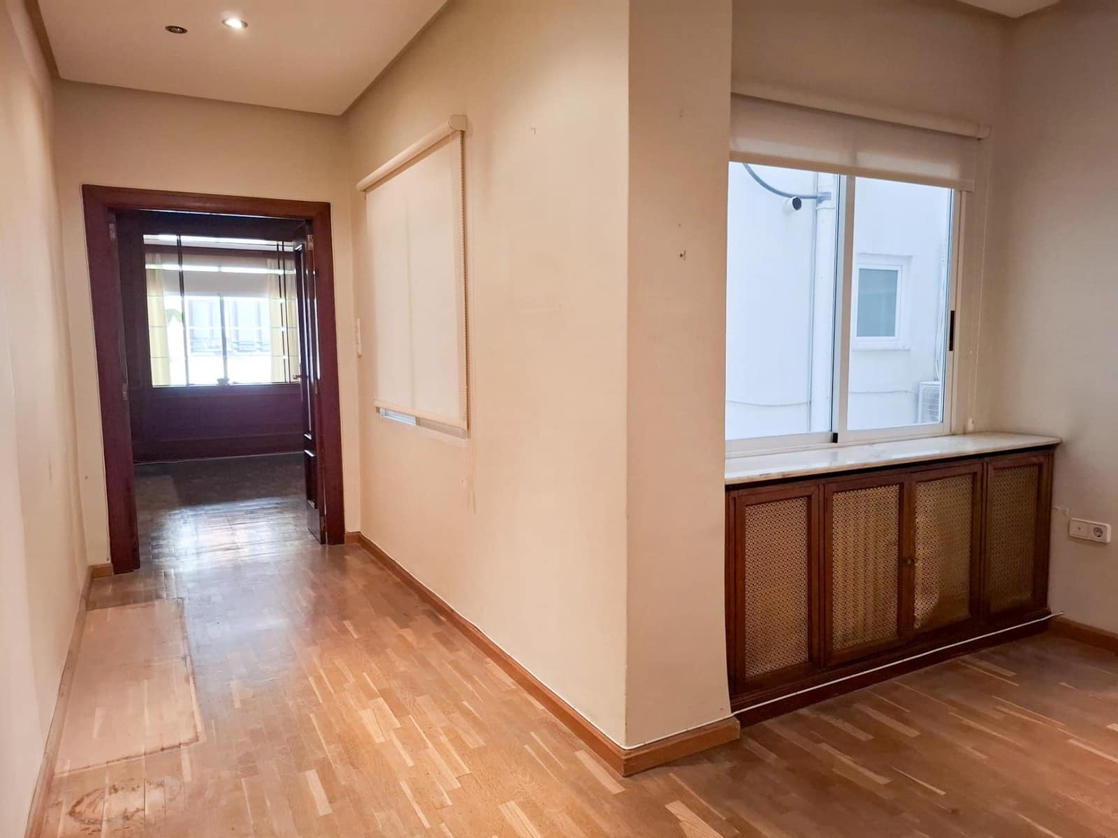 5 sovrum Lägenhet till salu i Valencia stad med garage - 749 000 € (Ref: 9908098)