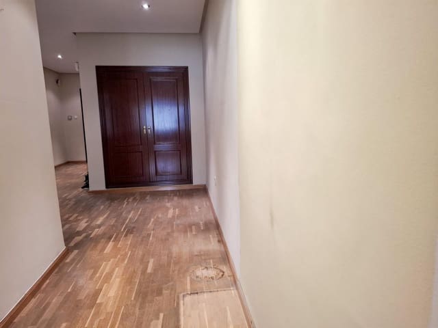 5 sovrum Lägenhet till salu i Sant Francesc, Valencia stad med garage - 749 000 € (Ref: 9908098)