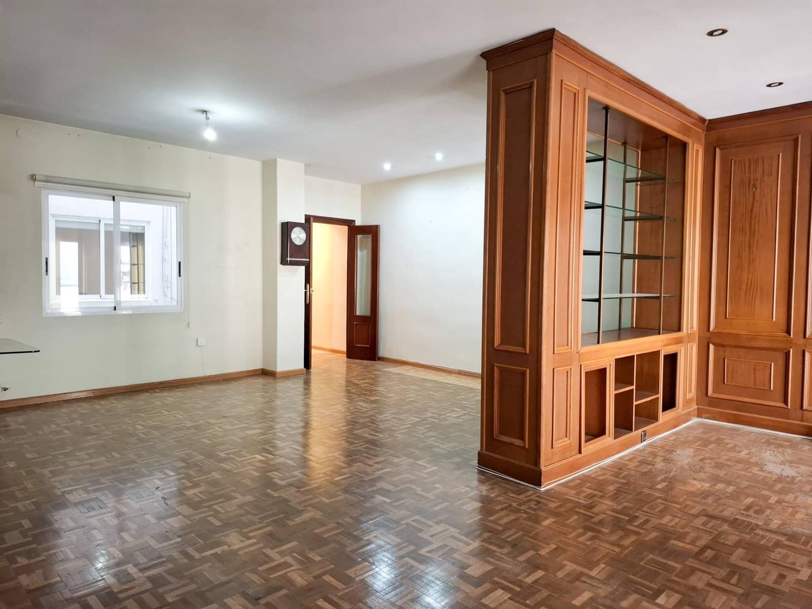 5 sovrum Lägenhet till salu i Valencia stad med garage - 749 000 € (Ref: 9908098)