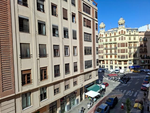 5 sovrum Lägenhet till salu i Sant Francesc, Valencia stad med garage - 749 000 € (Ref: 9908098)