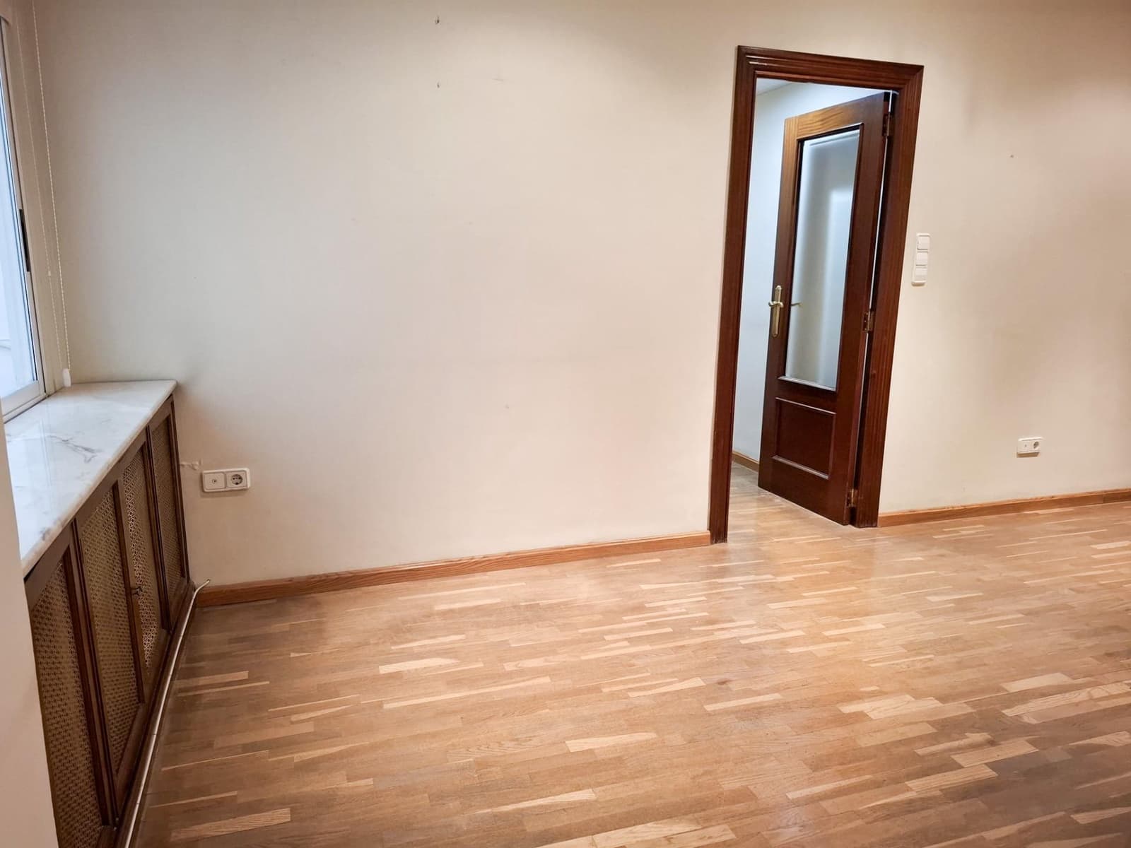 5 sovrum Lägenhet till salu i Valencia stad med garage - 749 000 € (Ref: 9908098)