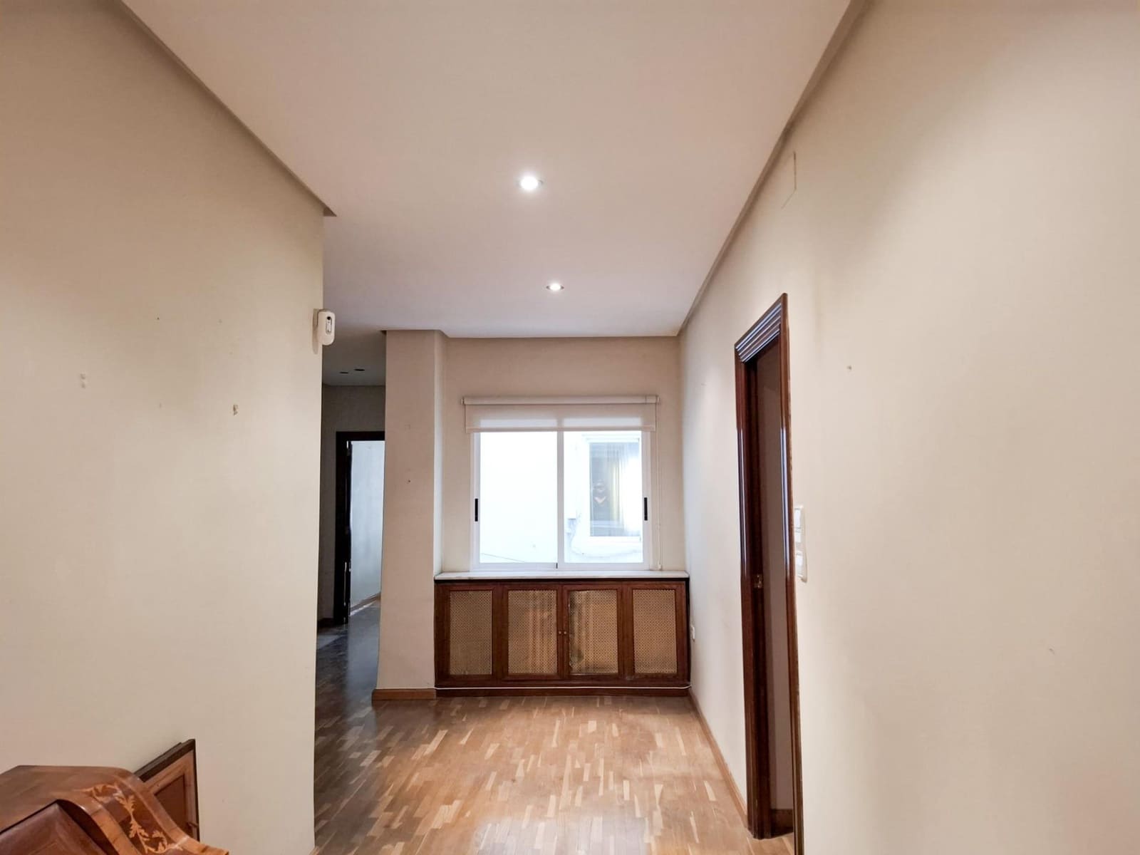 5 sovrum Lägenhet till salu i Valencia stad med garage - 749 000 € (Ref: 9908098)