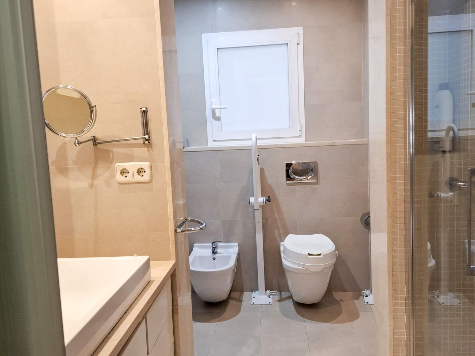 5 sovrum Lägenhet till salu i Valencia stad med garage - 749 000 € (Ref: 9908098)